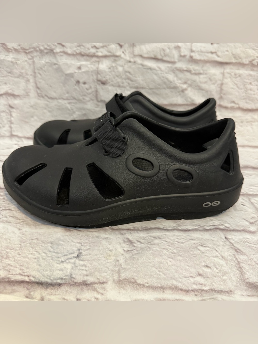 OOFOS OOcandoo Recovery Sandal, Black - Women’s Size 9 Men’s Size 7